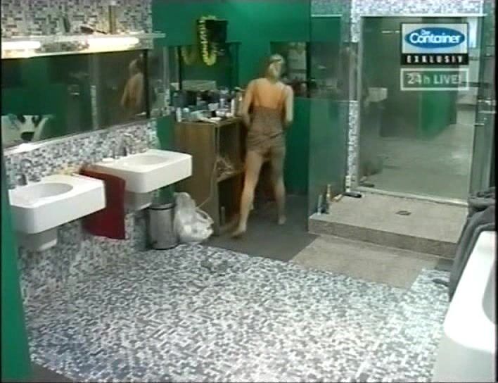 DCE Davorka Nude in Shower!