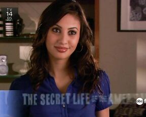 in hot pink bra in The Secret Life of the American Teenager!