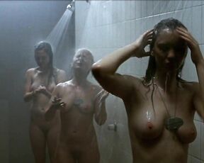 Daniela Schulz, Emily Cox and Stephanie Schonfeld Completely Nude Showering from Polizeiruf 110 Zapfenstreich!