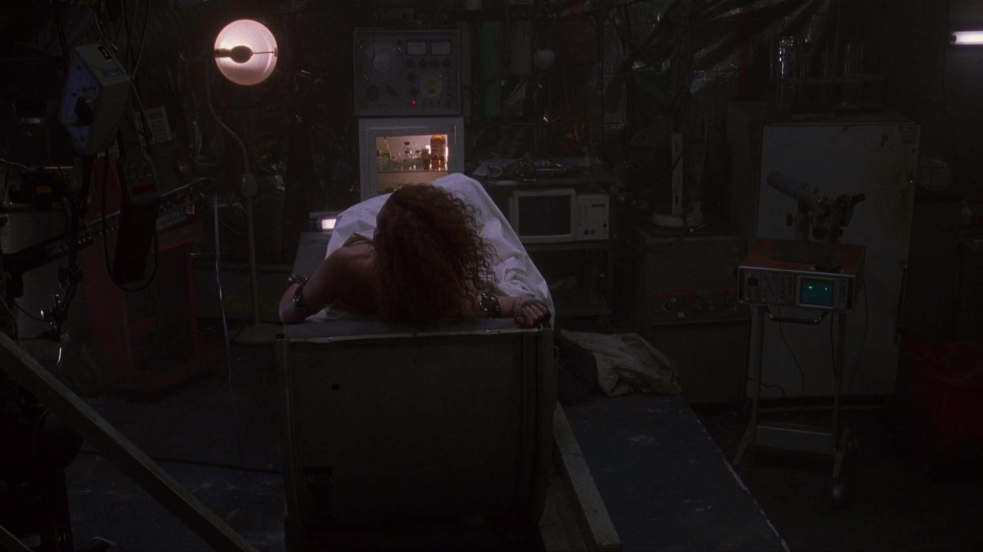 Sideboob in Johnny Mnemonic HDTV 1080p!