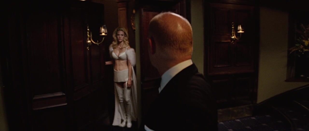 Big Cleavage in Underwear in X-Men BluRay 720p!