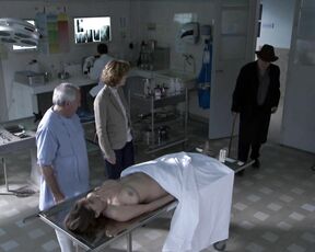 Nude and dead on Boulevard du Palais s13e02 HiDef 1080p!