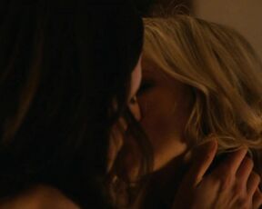 Arden Myrin and Michaela Watkins Nude Lesbianism on Hung s03e01 HiDef 720p!