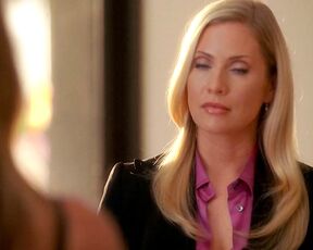 Cleavage on CSI Miami s07e05 HiDef 720p!