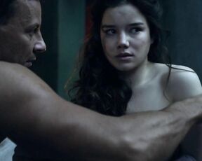 Nude on Spartacus s02e09 HiDef 720p!