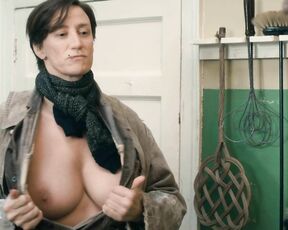 Topless in Albert Nobbs BluRay 1080p!