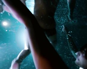 Alexis Knapp, Kirby Bliss Blanton and others Topless in Project X BluRay 1080p!