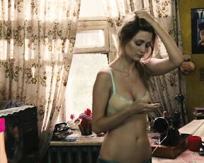 Mischa Barton and Shantel VanSanten Nude and in Undies in You and I BluRay 1080p!