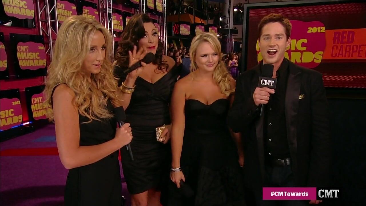 on 2012 CMT Music Awards Red Carpet!