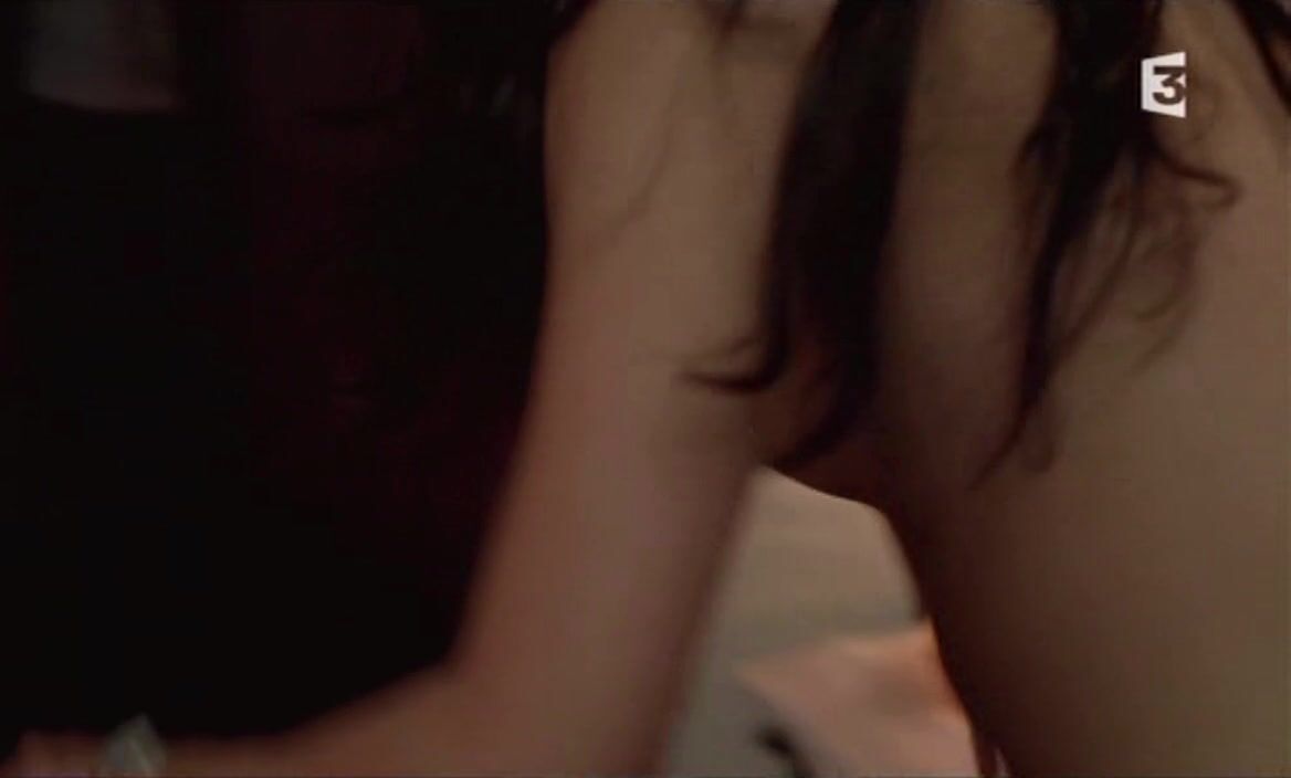 Topless in Yasmine et la Revolution HiDef 720p!