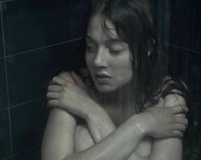 Topless in Les Revenants s01e07 HiDef 1080p!