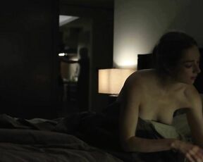 Nude on House of Cards s01e01!