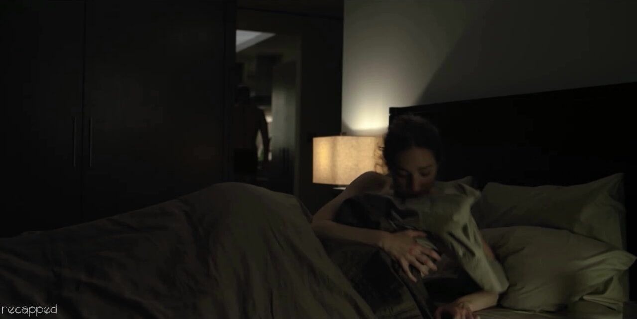 Nude on House of Cards s01e01!