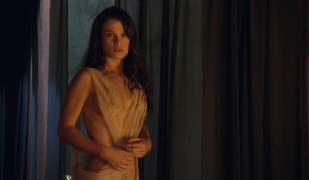 Completely Nude on Spartacus s03e03 HiDef 720p!