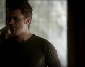 in Bra on The Vampire Diaries s04e16 HiDef 1080p!