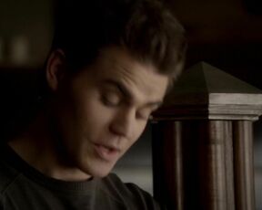 in Bra on The Vampire Diaries s04e16 HiDef 1080p!