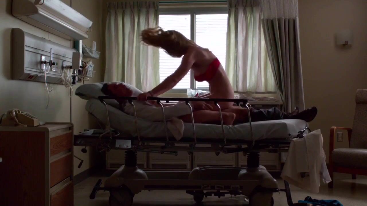 Ass and in Bra on Nurse Jackie s05e01 HiDef 720p!