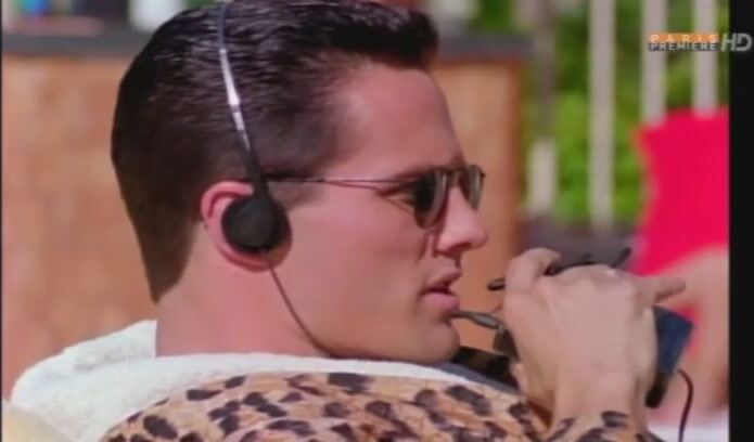 in Bikini on Silk Stalkings s03e17!