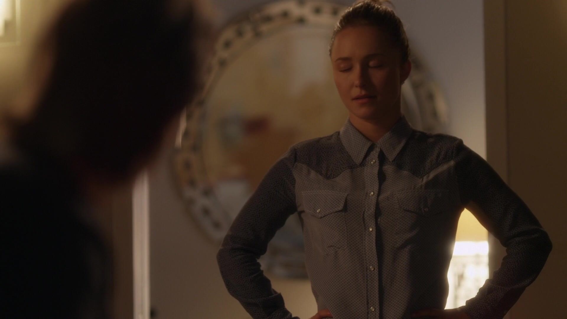 Cleavage on Nashville s02e20 HiDef!