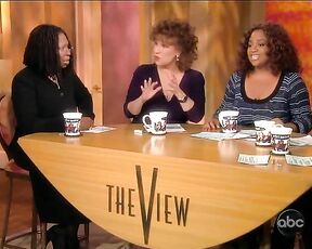 shaking her booty on The View!