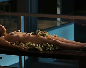 with food on her body in Sex And The City Movie!