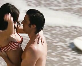 Naked on beach in Sex And The City Movie!