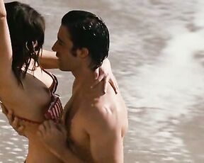 Naked on beach in Sex And The City Movie!