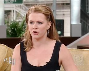 Cleavage on the Bonnie Hunt Show!