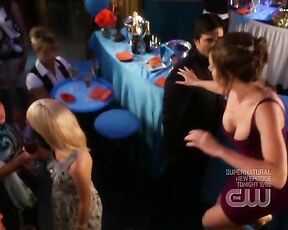 Cleavage on Smallville s08e05!