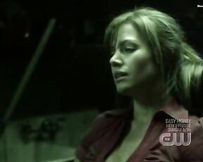 Cleavage on Smallville s08e05!