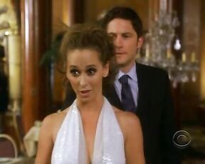 Cleavage and Bare Back from S4E4 of Ghost Whisperer!