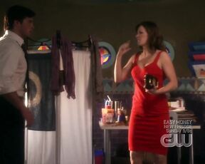 Cleavage and bra strap on Smallville!