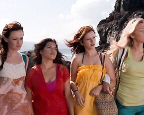 showing belly on The Sisterhood of the Traveling Pants 2!