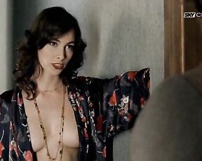 Fully Nude and Having Sex on Romanzo Criminale S01E02!