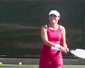 playing tennis and taunting on The New Adventures of Old Christine S4E9!