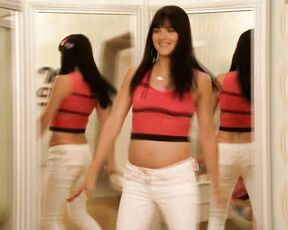 showing belly on Kath and Kim S1e4!