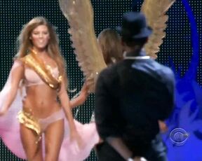 on the runway at the Victorias Secret Fashion Show 2008!