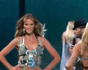 on the runway at the Victorias Secret Fashion Show 2008!