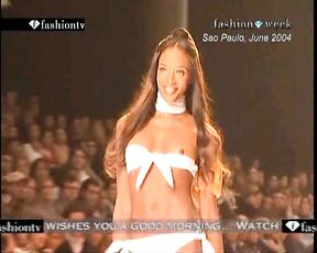 Karolina Kurkova and Naomi Campbell Boob Slips!