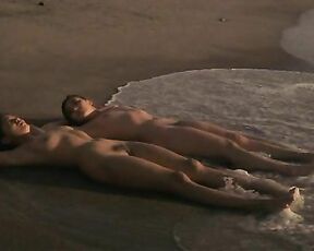 Maria Isabel Lopez and Sarsi Emmanuelle Completely Nude in Silip!