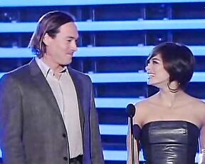 in sexy dress on SpikeTV Video Game Awards 2008!