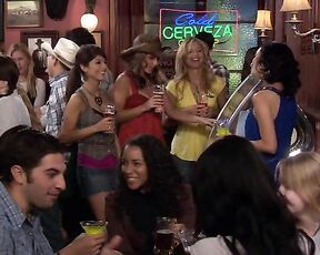 Cleavage on How I Met Your Mother!