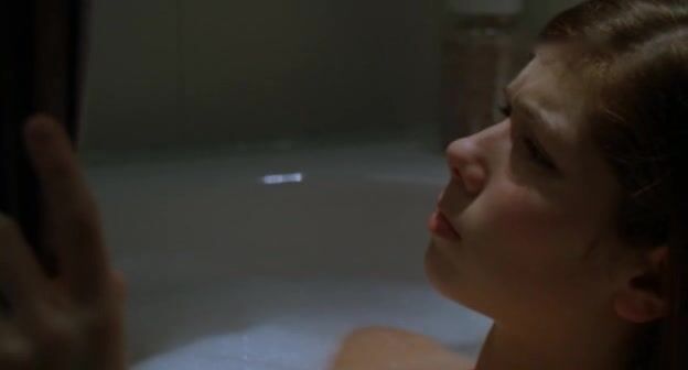 Nude in tub in Boogeyman 3!