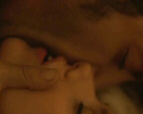 Scarlett Johansson nice skin and kissing Penelope Cruz in Vicky Cristina Barcelona!