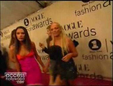 Victoria Beckham and Emma Bunton Cleavage at VH1 Fashion Awards on Access Hollywood!