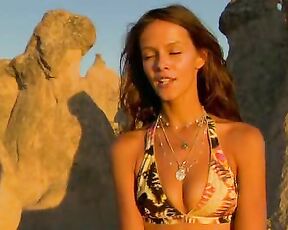 Video Previews of Sports Illustrated Swimsuit 2009!