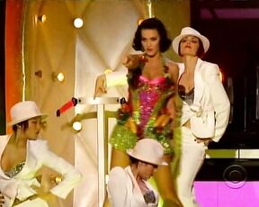 performing at the 2009 Grammys!