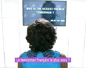 Cleavage on Le Grand Journal, french tv!