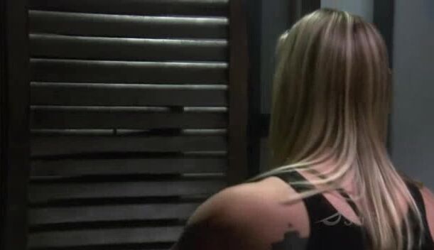 Side Boobage while Showering in Battlestar Galactica S04E17!