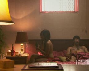 Topless in Underbelly s02e05!